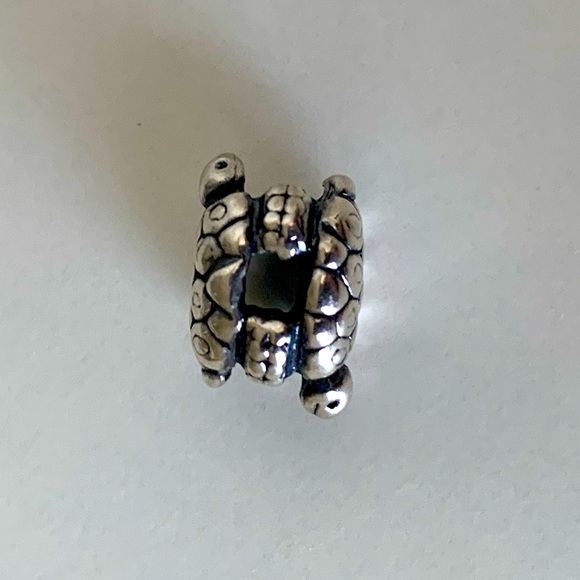 Authentic retired Trollbeads turtles bead. - Picture 3 of 4